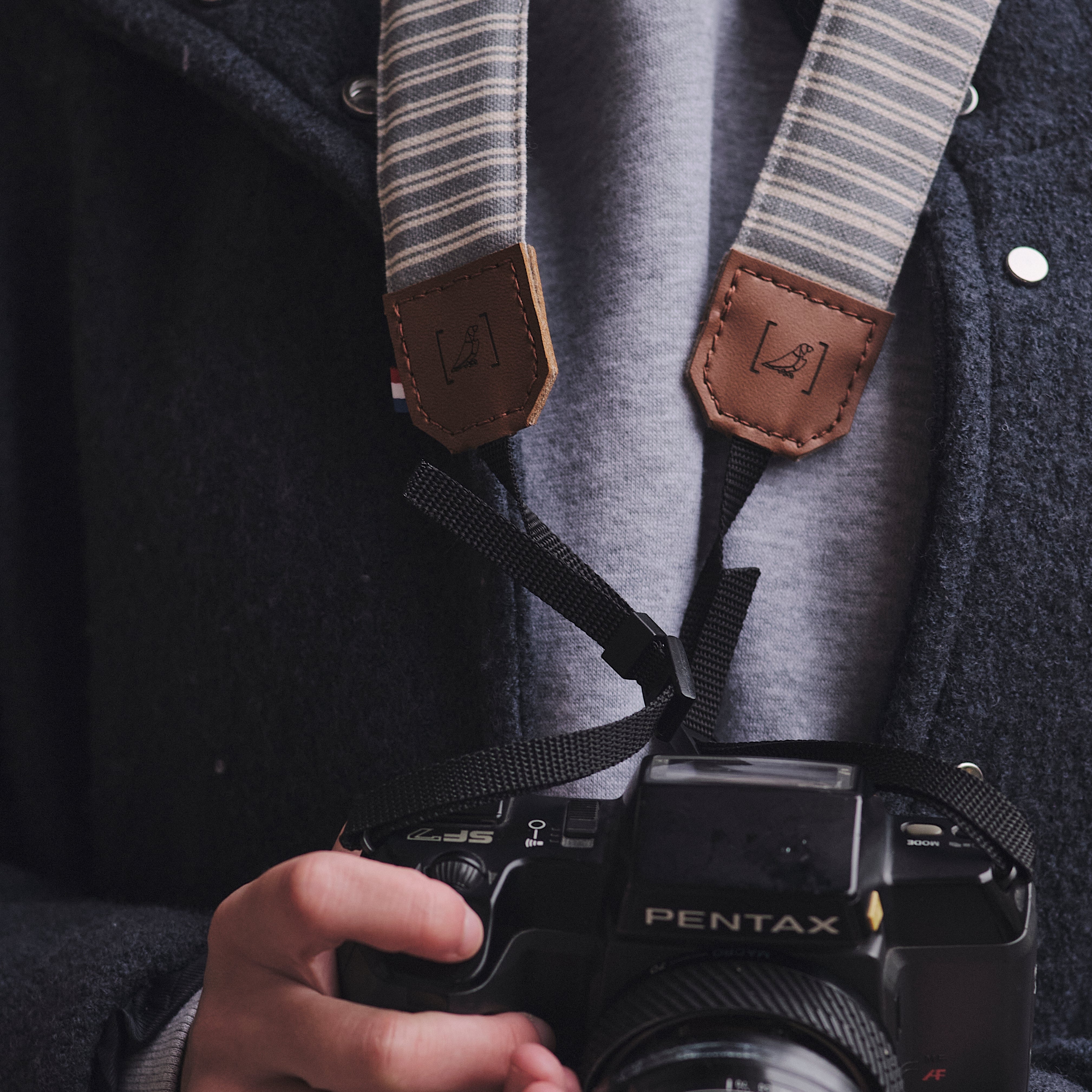 SANGLE DE COU POUR APPAREIL PHOTO CANNES